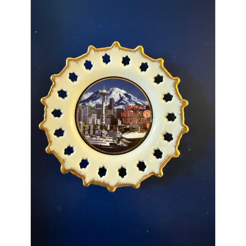 Seattle Souvenir Plate‎ Decorative Display Gold Trim Pierced Edge 6 Inch
